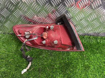 2005 - 2012 Hyundai Santa Fe Right Taillight 92402-2B0 R