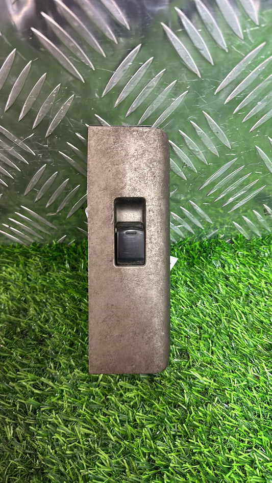2006 - 2015 Nissan Navara Left Rear Window Switch