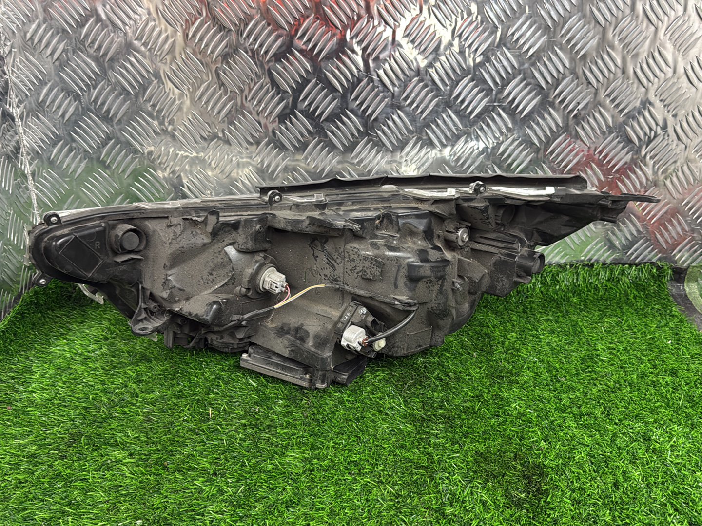 Toyota RAV4 Right Headlight STANLEY 42-93