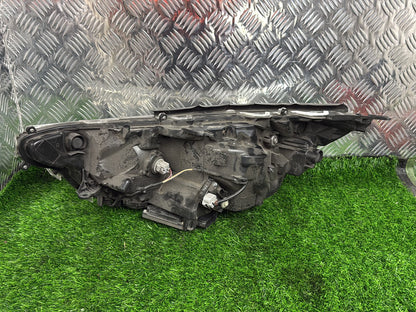 Toyota RAV4 Right Headlight STANLEY 42-93