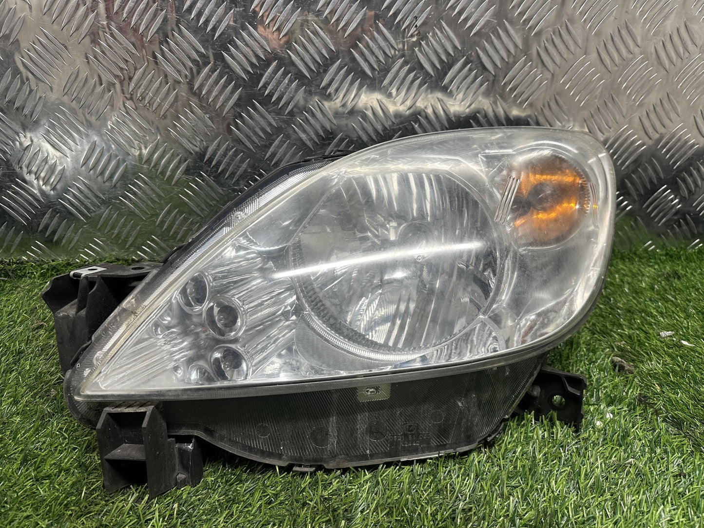 2002-2007 Mazda Demio DY- Left Headlight PN: STANLEY P5548