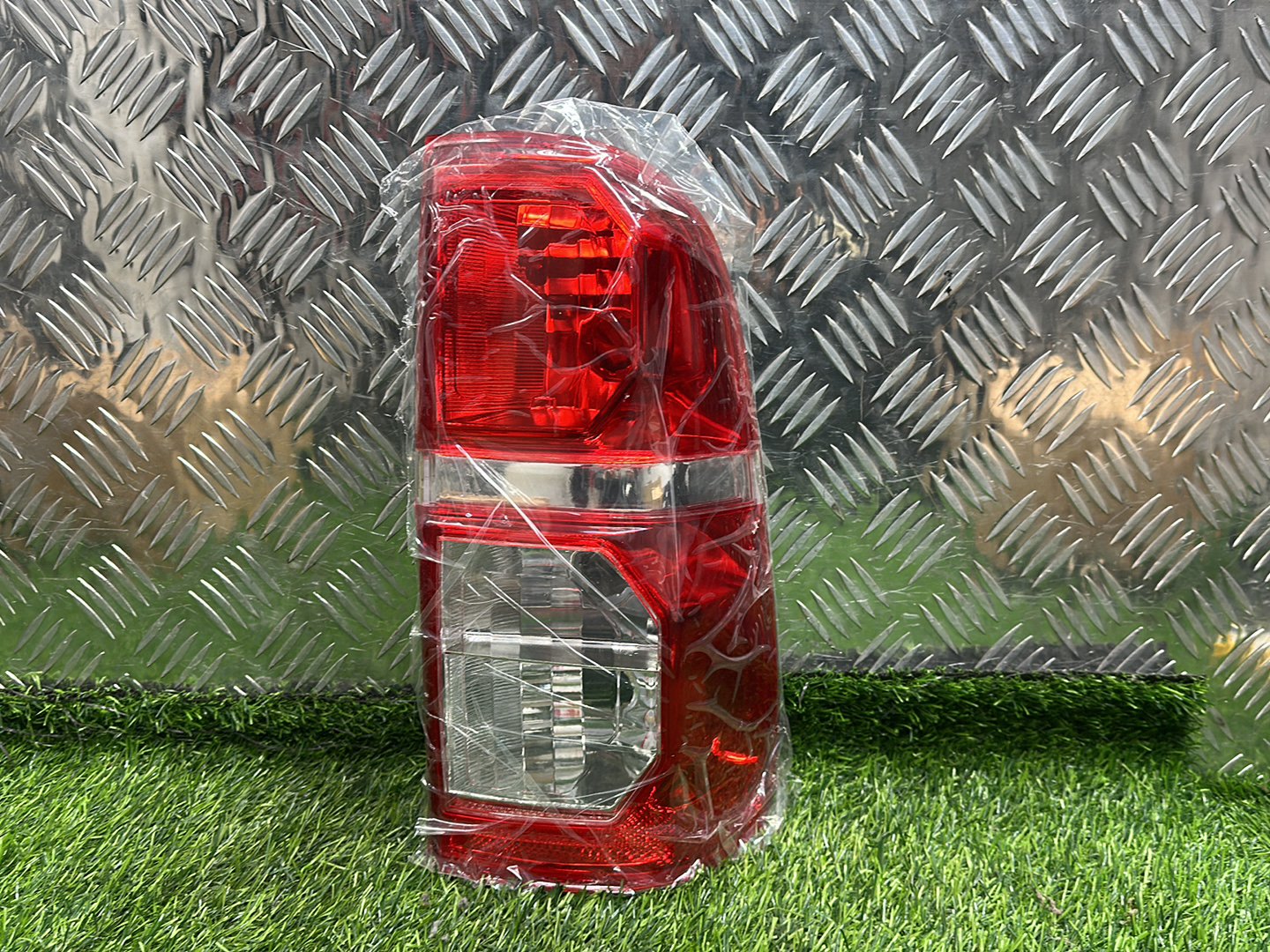 2006-2014 Toyota Hilux- Right Taillight PN: BRAND NEW