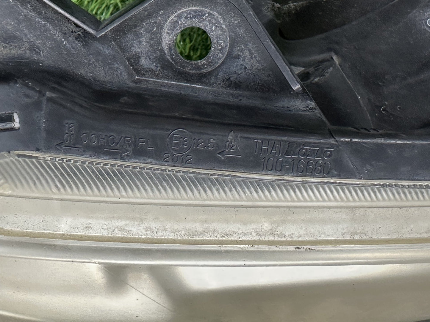 2006-2011 Mazda BT-50 UN- Right Headlight PN: KOITO 100-16680
