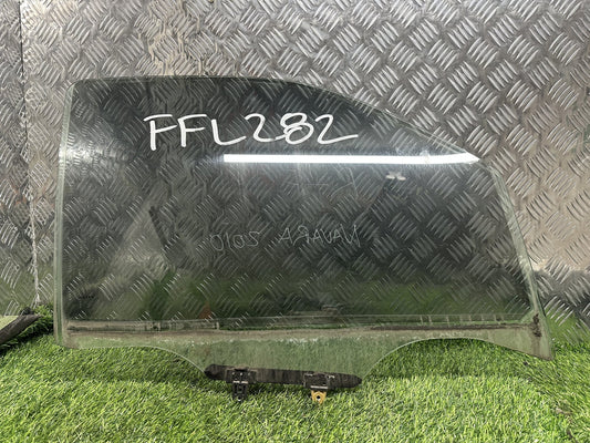 2004-2015 Nissan Navara D40- Right Front Door Glass PN: M75