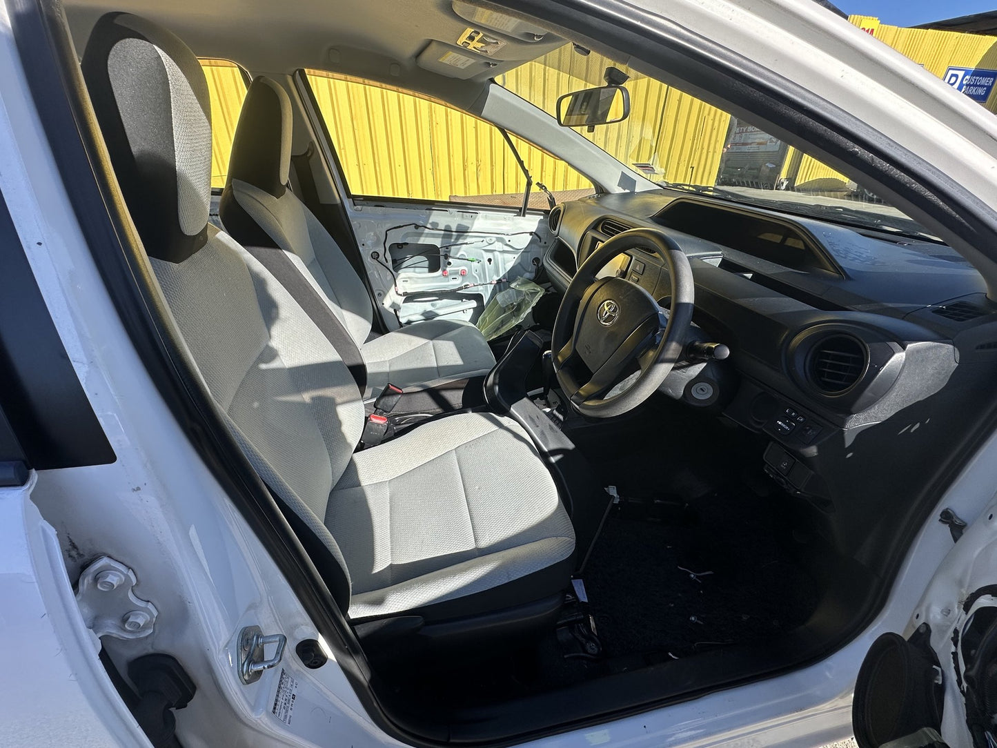 2012 Toyota Aqua Hybrid NHP10