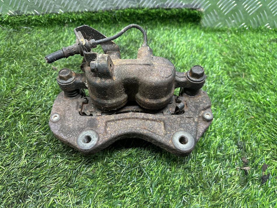 2000 Mitsubishi Pajero V7*W - Right Front Caliper PN: TWO POT
