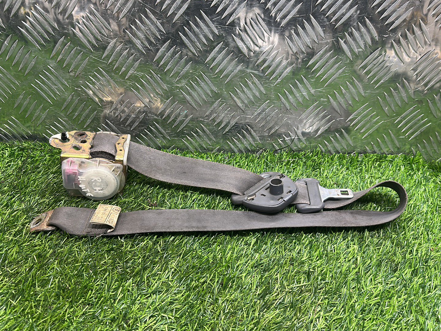 2004-2015 Toyota Hilux AN10- Left Front Seat Belt PN: 7K1800