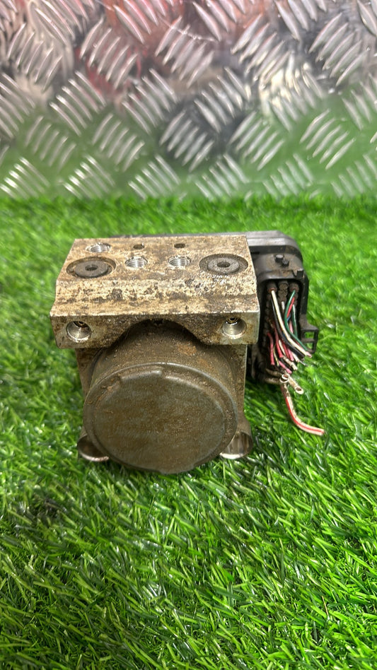 Toyota Hiace ABS Pump/Modulator 44510-26122