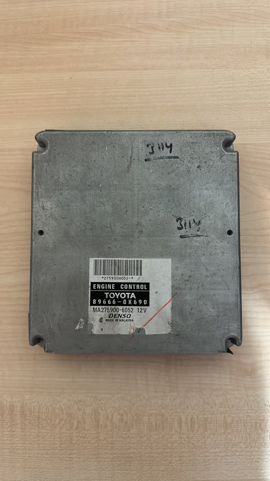 2013 - 2015 Toyota Hilux ECU 89666-0K690