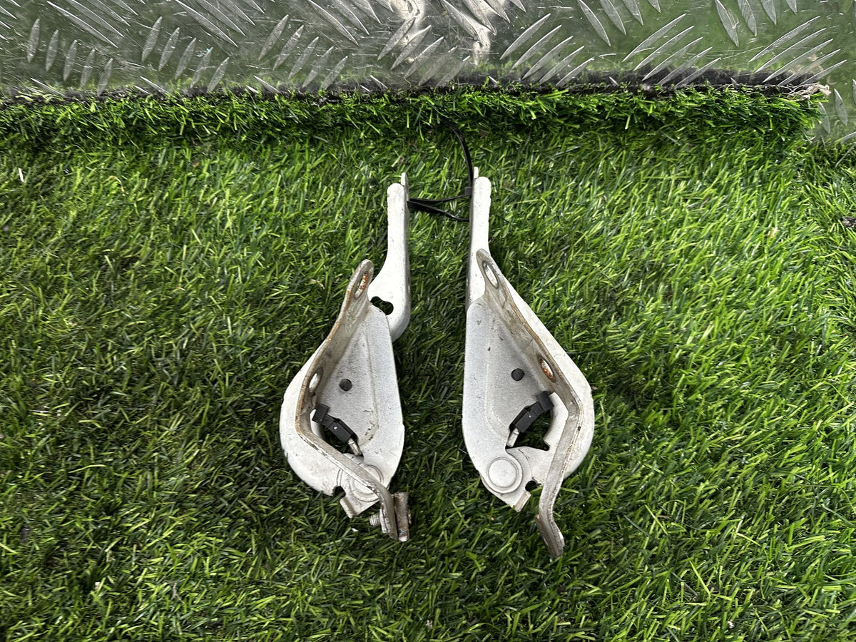 2004-2019 Toyota Hiace H200 - Bonnet Hinges Pair PN: BLUE-WHITE