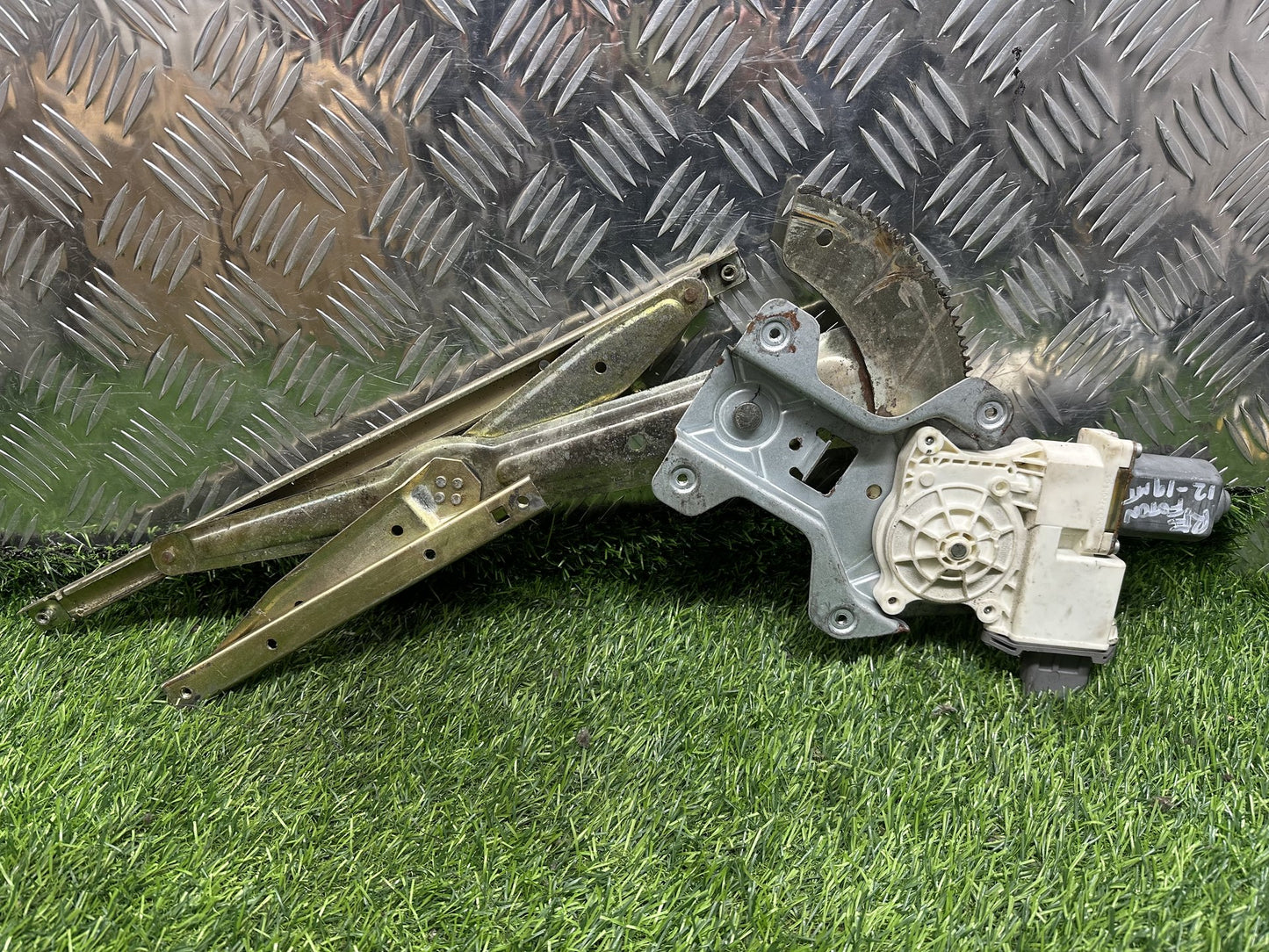 2012-2019 Foton Tunland P201- Right Front Window Regulator PN: 6 PIN