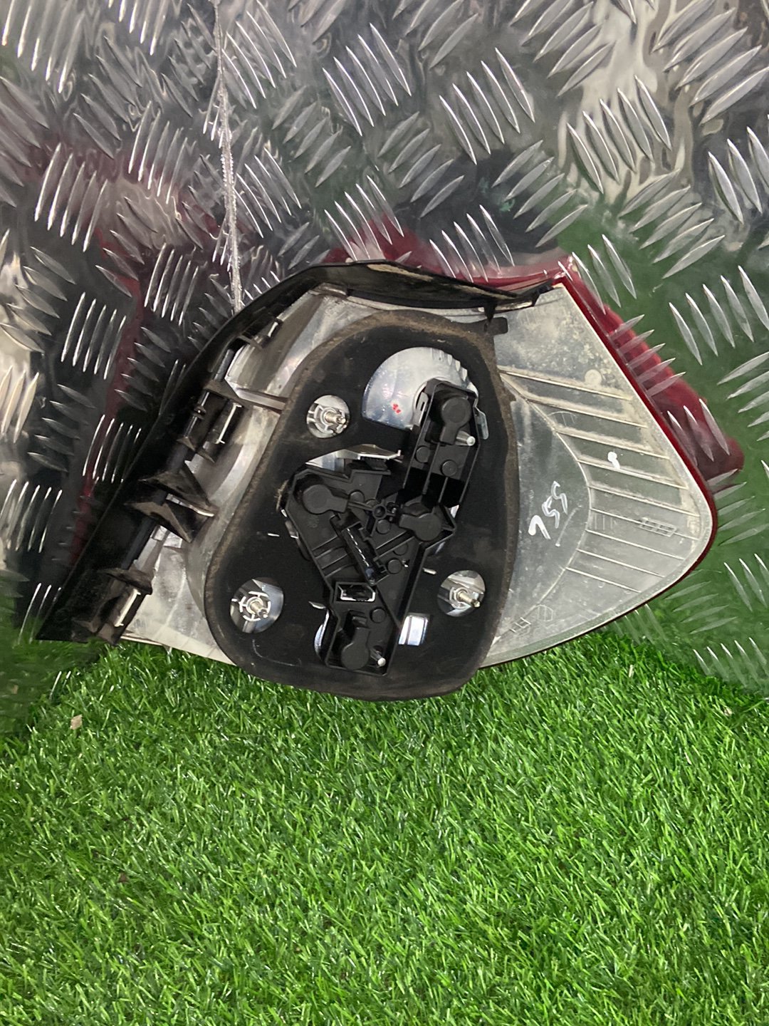 BMW 118i Left Taillight 6324501-10