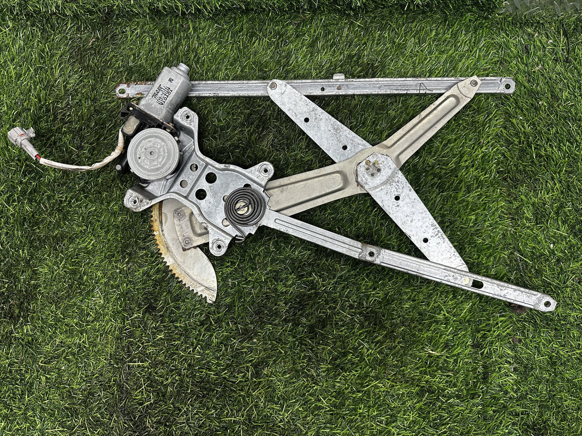 1996-2002 Toyota Land Cruiser Prado - Right Front Window Regulator/Motor PN: 2 PIN- 85710-60170