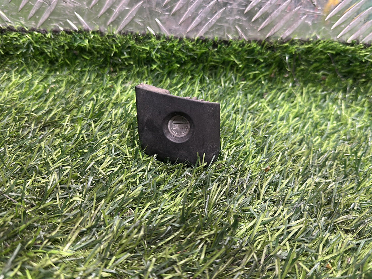2004-2019 Toyota Hiace H200 - Left Front Door Lock Barrel PN: