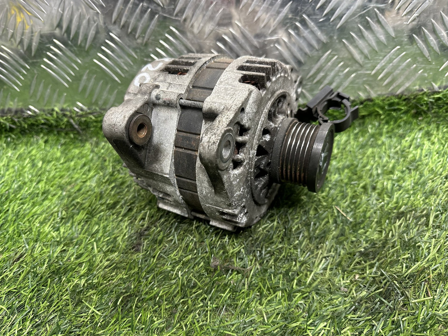 1999-2005 Nissan Serena C24- Alternator PN: QR20