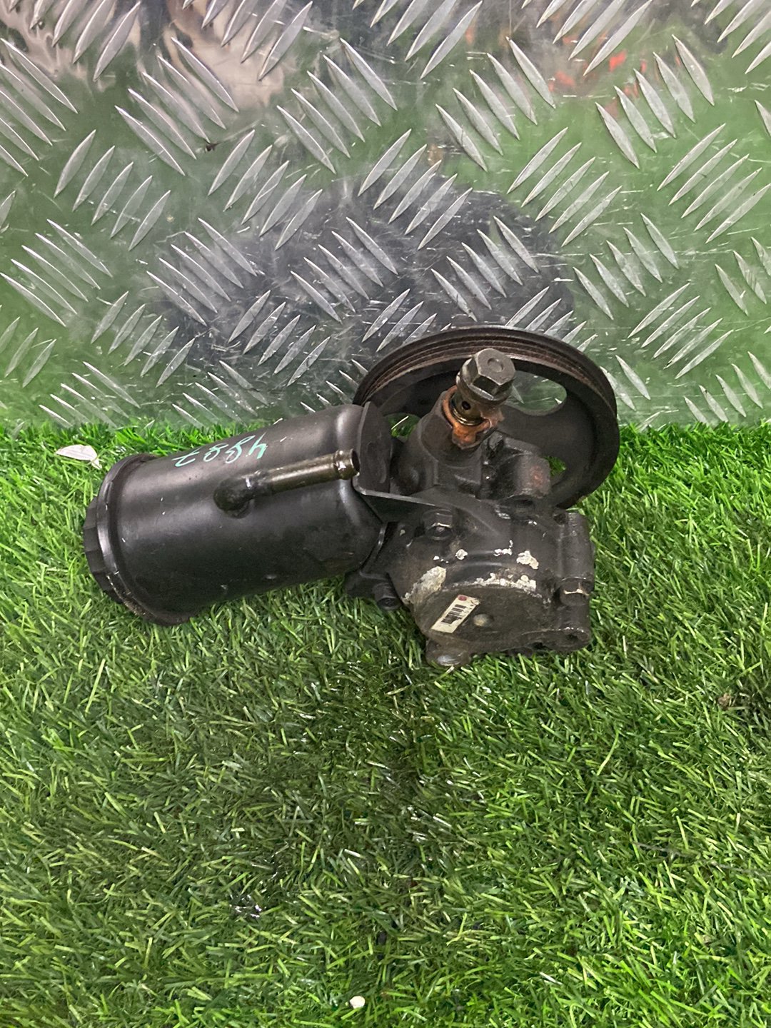 1996 - 2002 Toyota Land Cruiser Steering Pump 5VZ , 7C47161