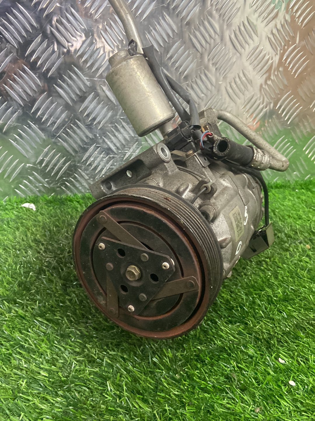 Nissan X-Trail A/C Compressor 926006N210