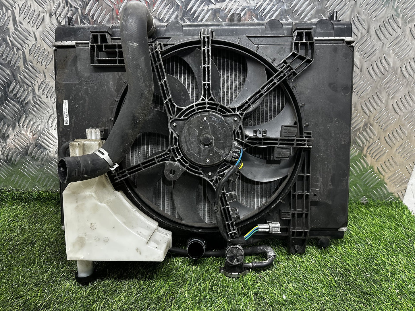 2010-2019 Nissan Juke F15 - Radiator PN: HR15