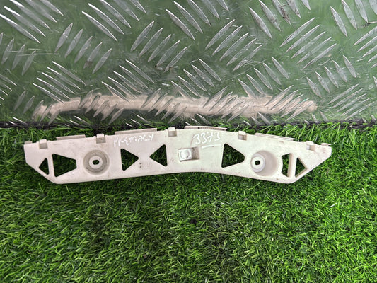 2004 - 2010 Mazda Premacy Right Rear Bumper Retainer
