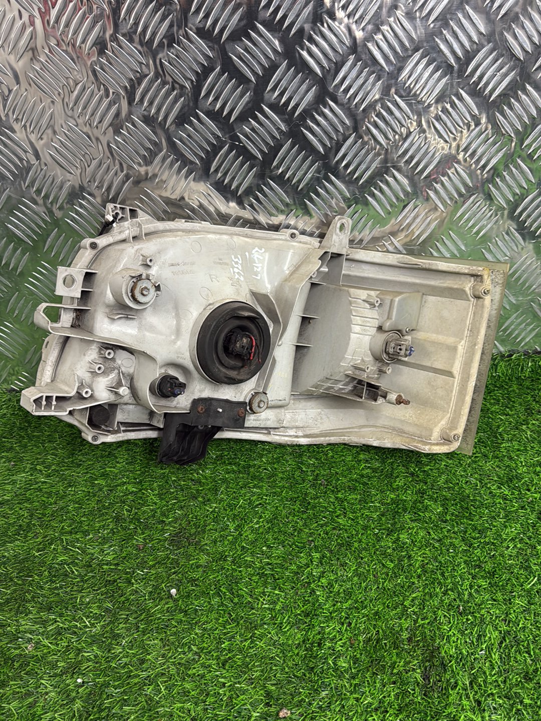 2010 - 2014 Toyota Hiace Right Headlight Koito 26-127