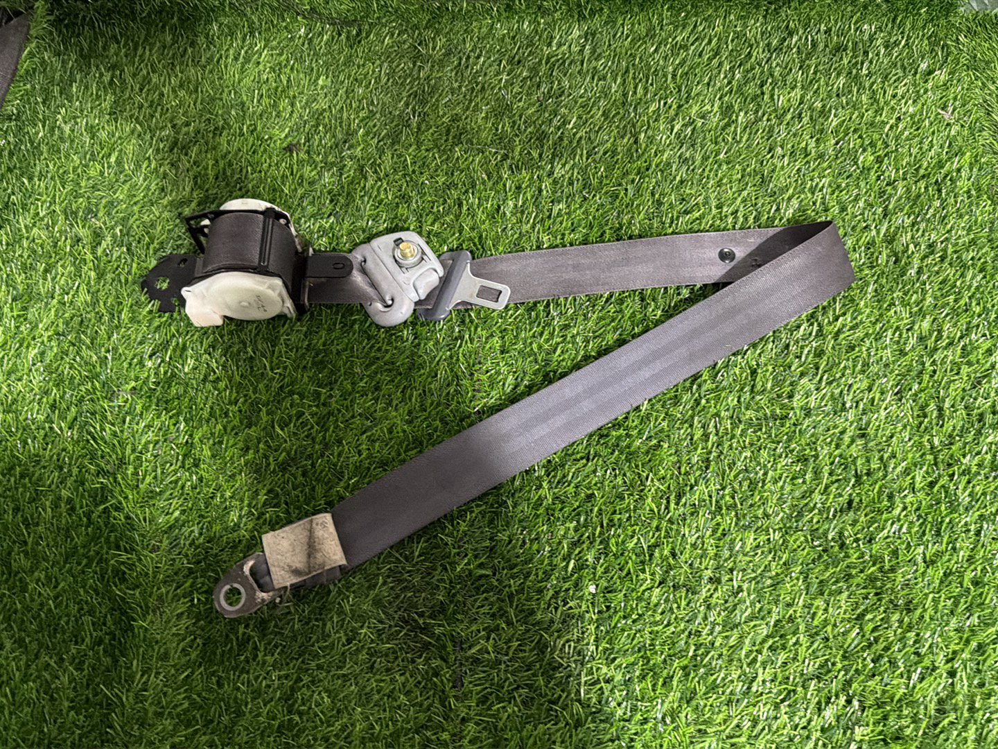 1996 - 2002 Toyota Land Cruiser Prado Left Front Seat Belt TK-AB2-F1297