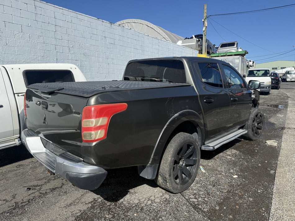 2016 Mitsubishi Triton GLXR