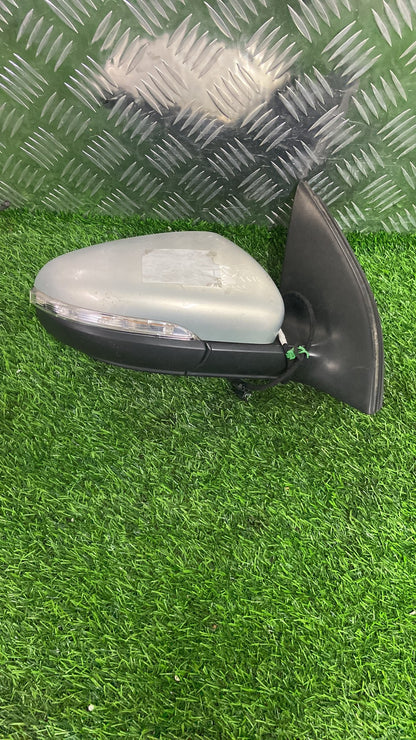 2009 - 2013 Volkswagen Golf Right Door Mirror 6 WIRE