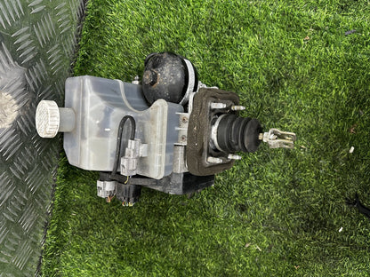 1999-2006 Mitsubishi Pajero V7*W - ABS Hydraulic Pump & Modulator Assembly PN: 4M41 2.8L Diesel