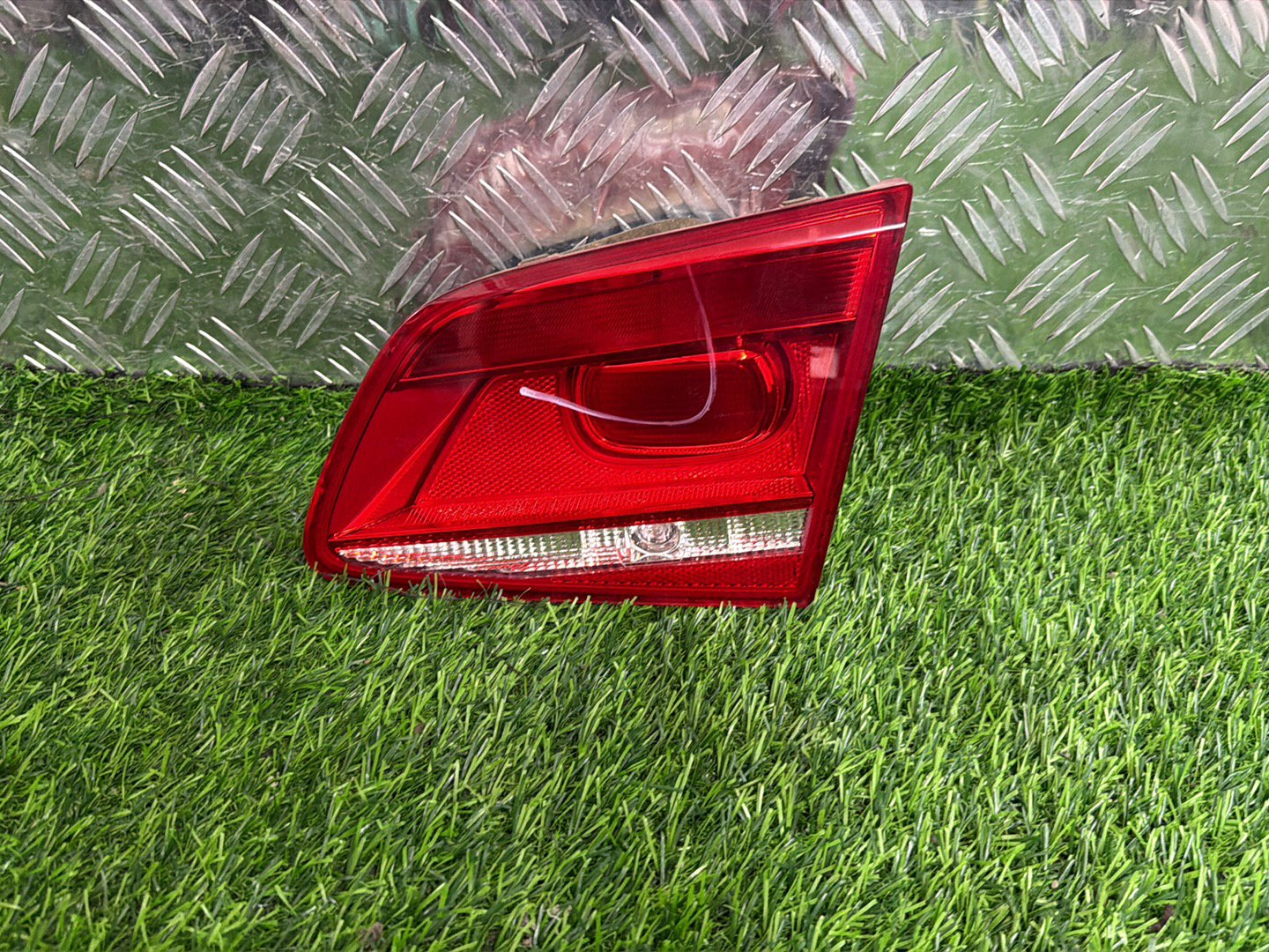 2010 - 2015 Volkswagen Passat Right Tailgate Garnish 3AE945093E