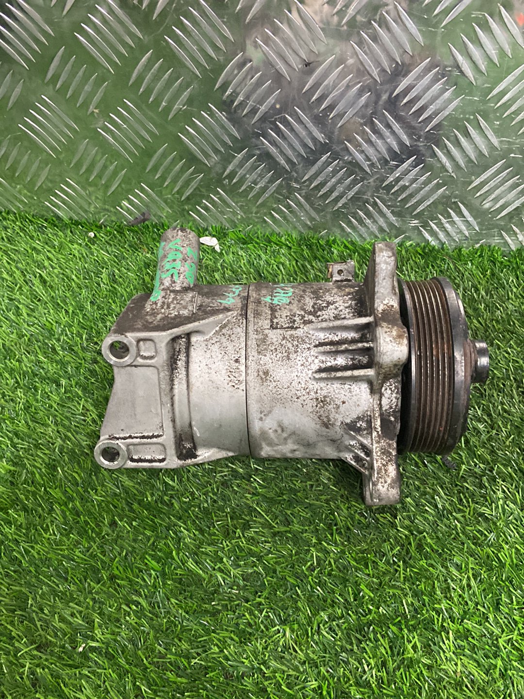 Nissan Murano A/C Compressor 92600CA010