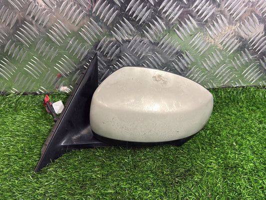 2004-2009 Nissan Fuga Y50- Left Door Mirror PN: 13 Wire- Camera Type