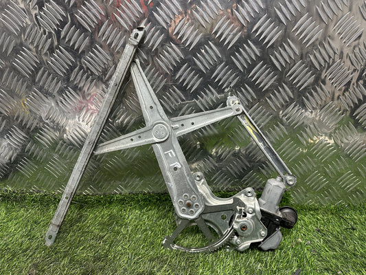2011-2021 Toyota Aqua NHP10- Right Front Window Regulator/Motor PN: 7 PIN
