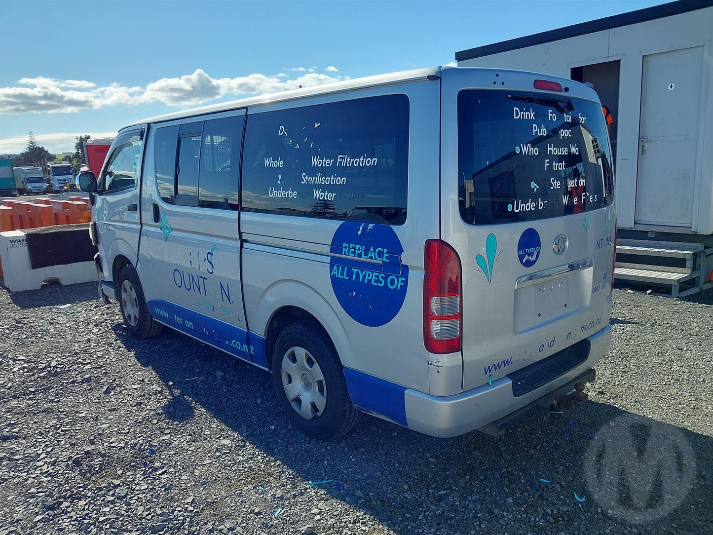 2009 Toyota Hiace COVERED WRECKING FOR PARTS ONLY