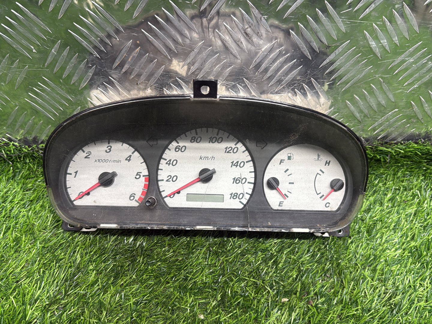 Ford Courier Instrument Cluster 247718 KMs
