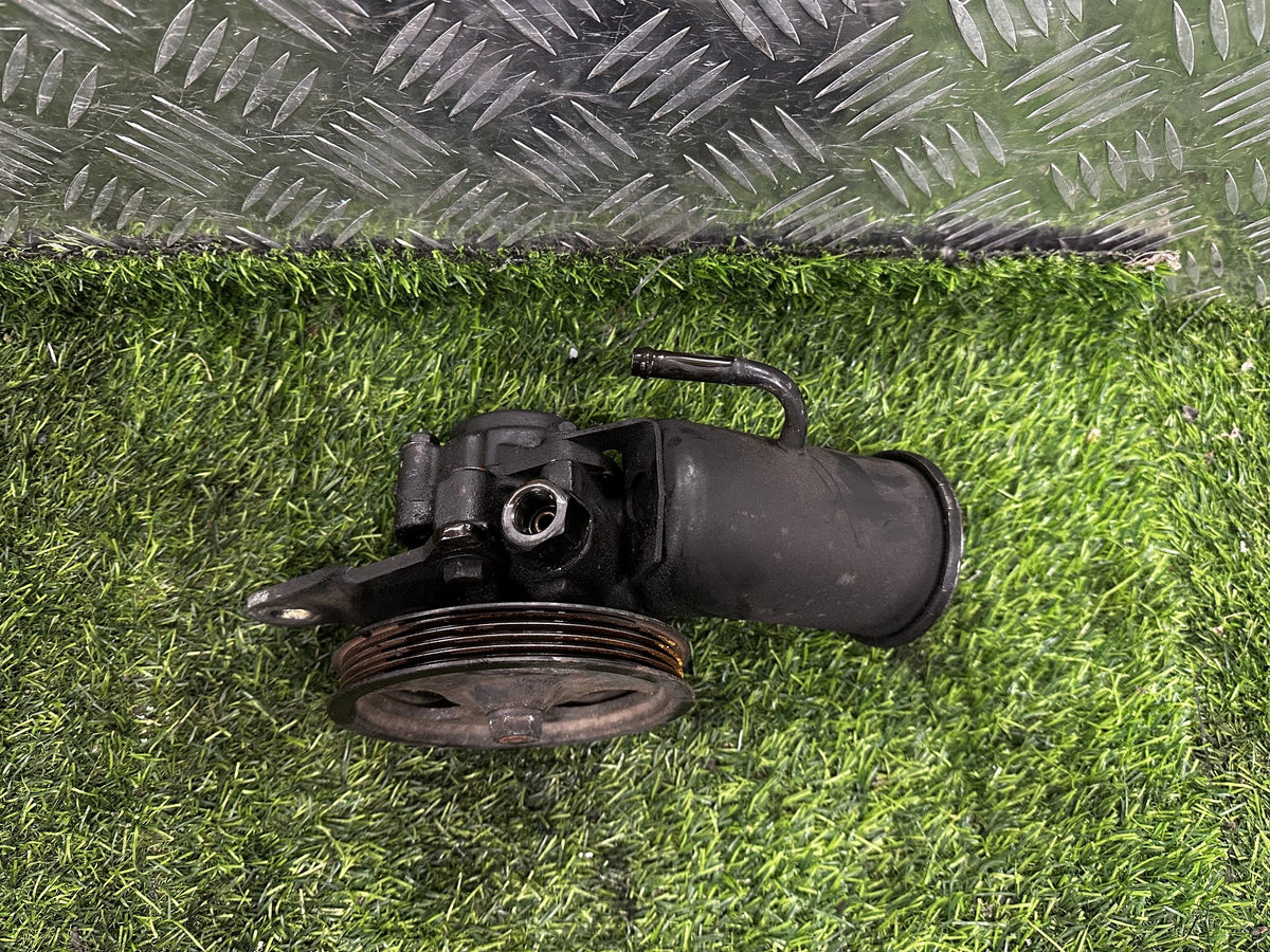 1996-2002 Toyota Land Cruiser Prado - Power Steering Pump PN: 5VZ