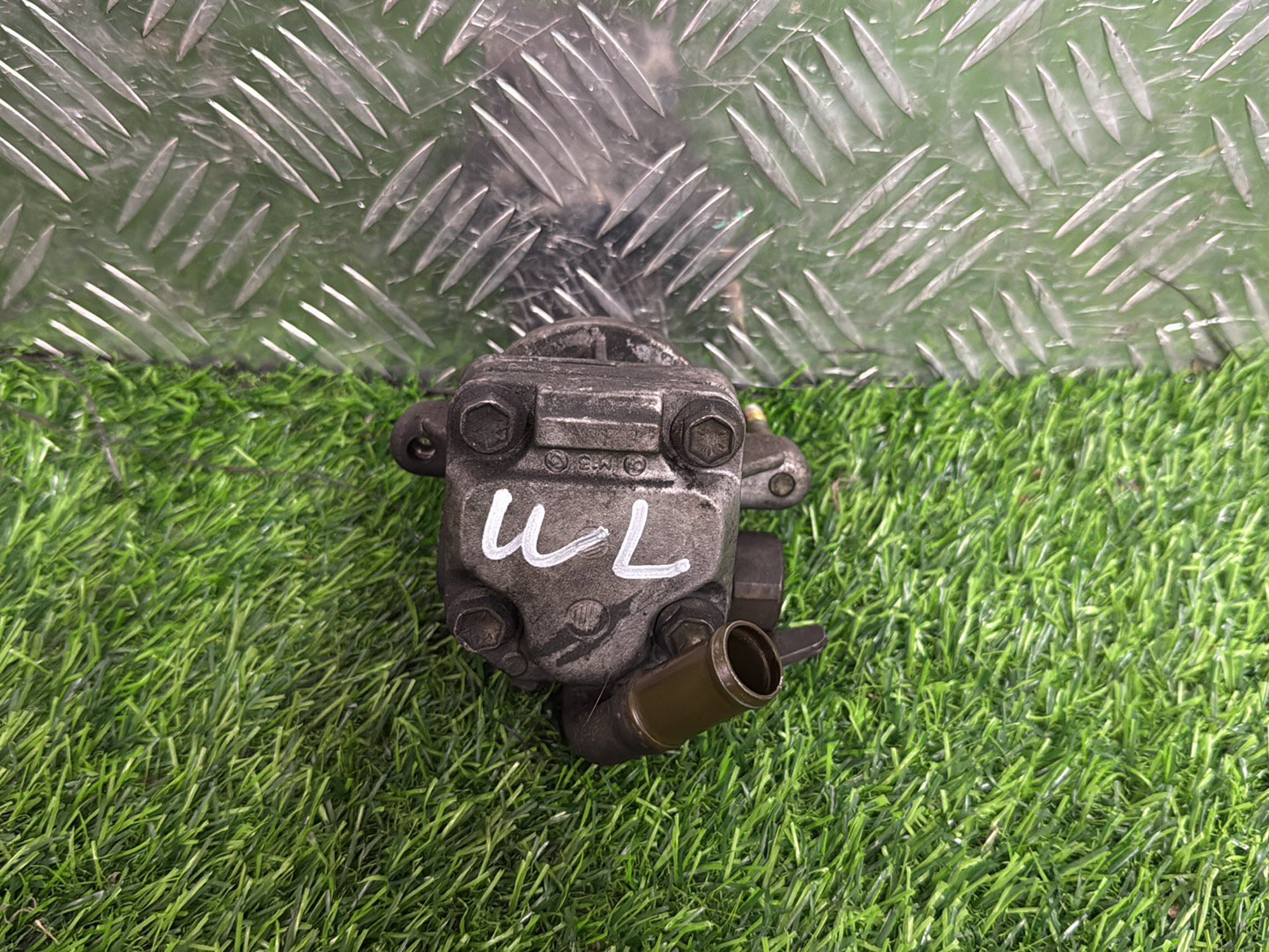 Ford Courier Power Steering Pump WL