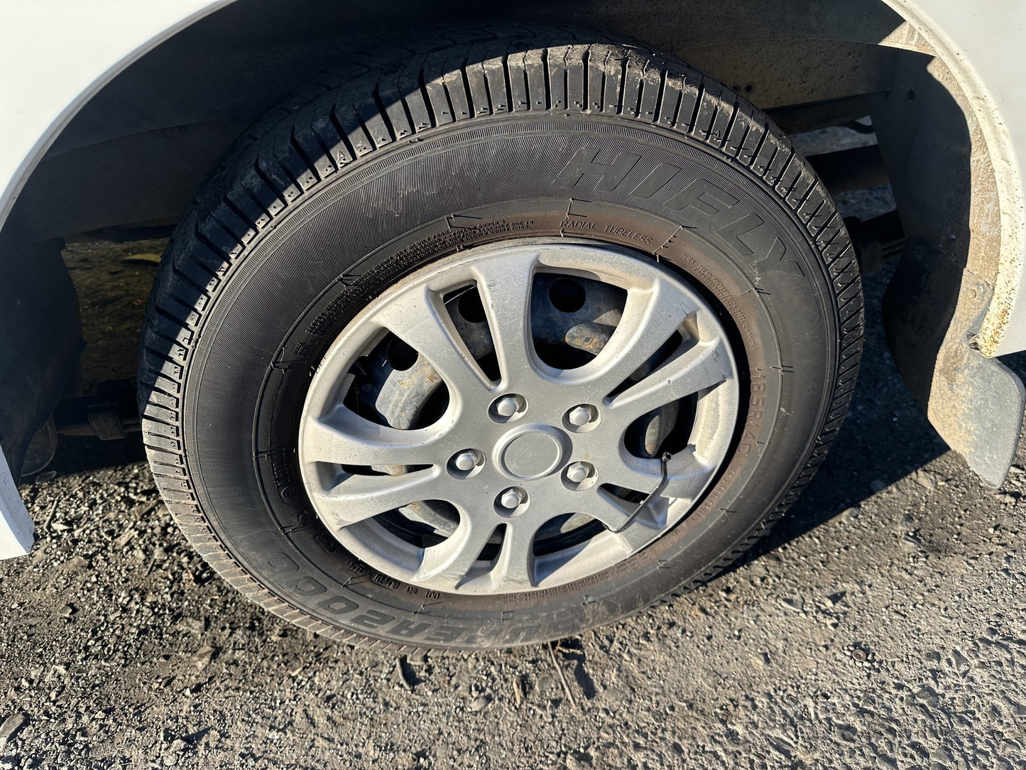 2003 Mazda E2000