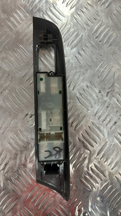 Nissan Navara Master Power Window Switch