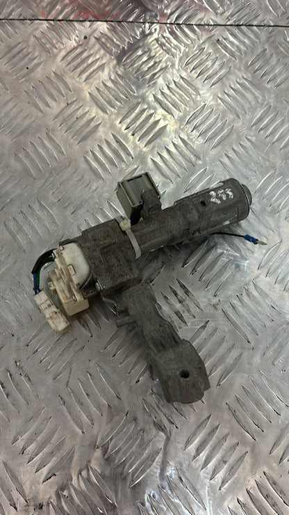 2004-2009 Toyota Land Cruiser KDJ120- Ignition With Key PN: 45020-35-11