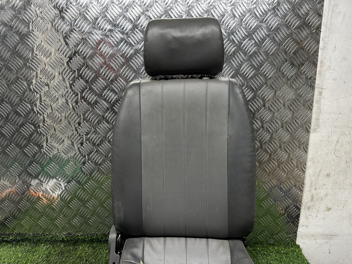 1999-2004 Nissan Vanette SK82 - Right Front Seat PN: