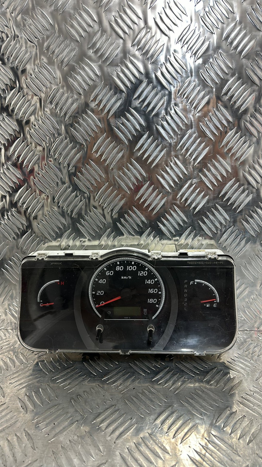 2004-2015 Toyota Hiace- Instrument Cluster PN: AUTOMATIC