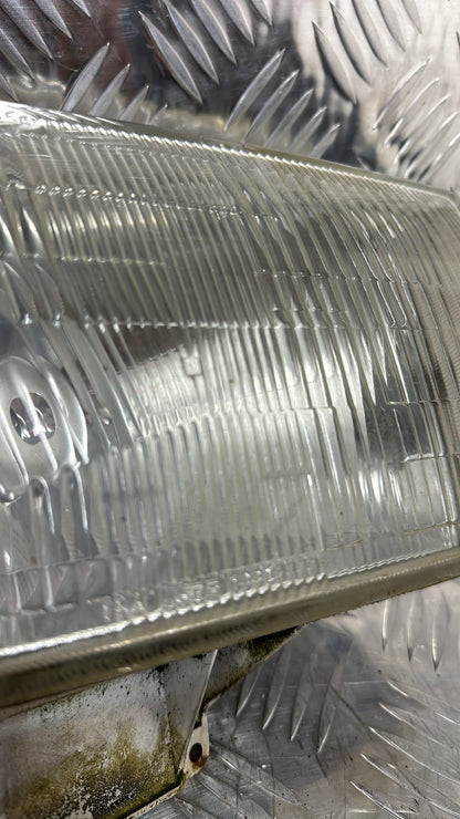 1999-2002 Mazda B-Series UNY0W- Right Headlight PN: KOITO 100-16020