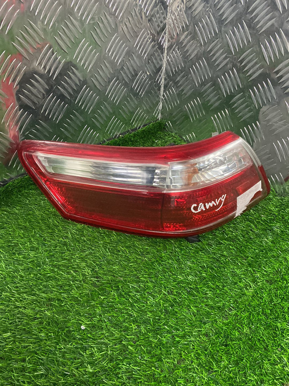 2006-2011 Toyota Camry V40- Left Taillight PN: KOITO 33-100