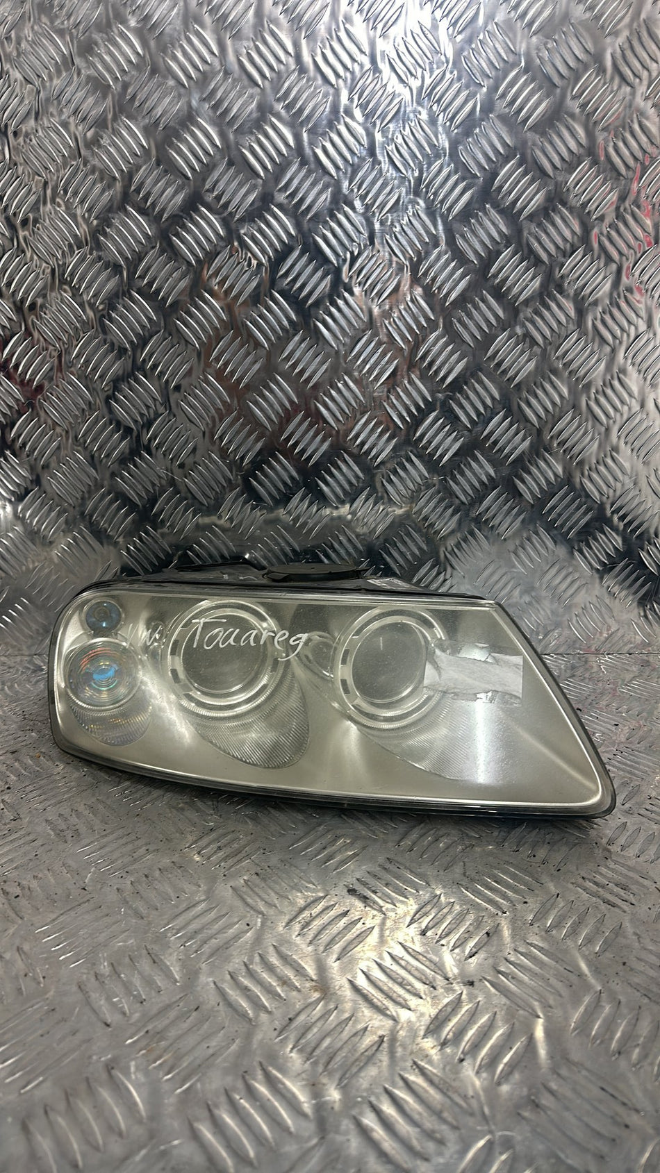 2003-2007 Volkswagen Touareg 7L*- Right Headlight PN: 7L6 941 016 BM