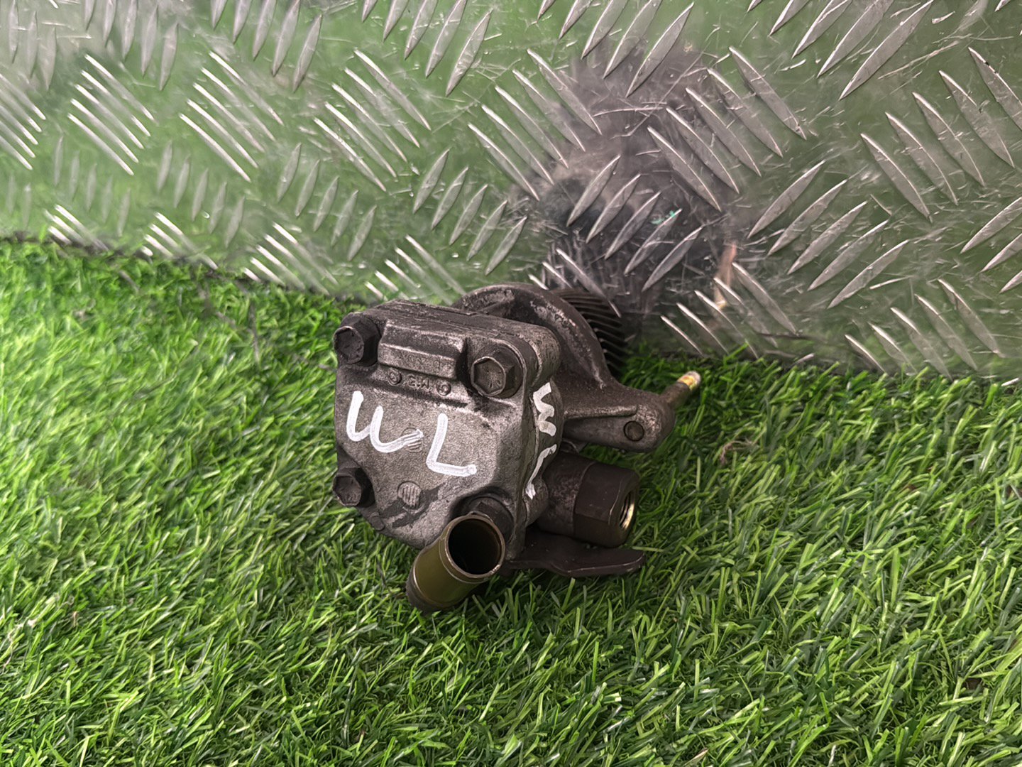 Ford Courier Power Steering Pump WL