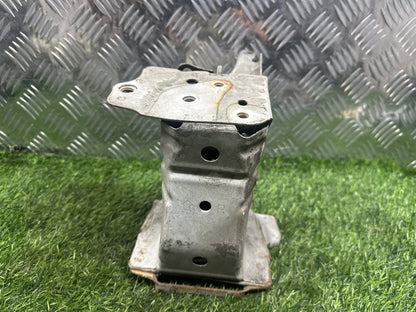 2004-2019 Toyota Hiace H200- Right Front Reinforcement Bracket PN: