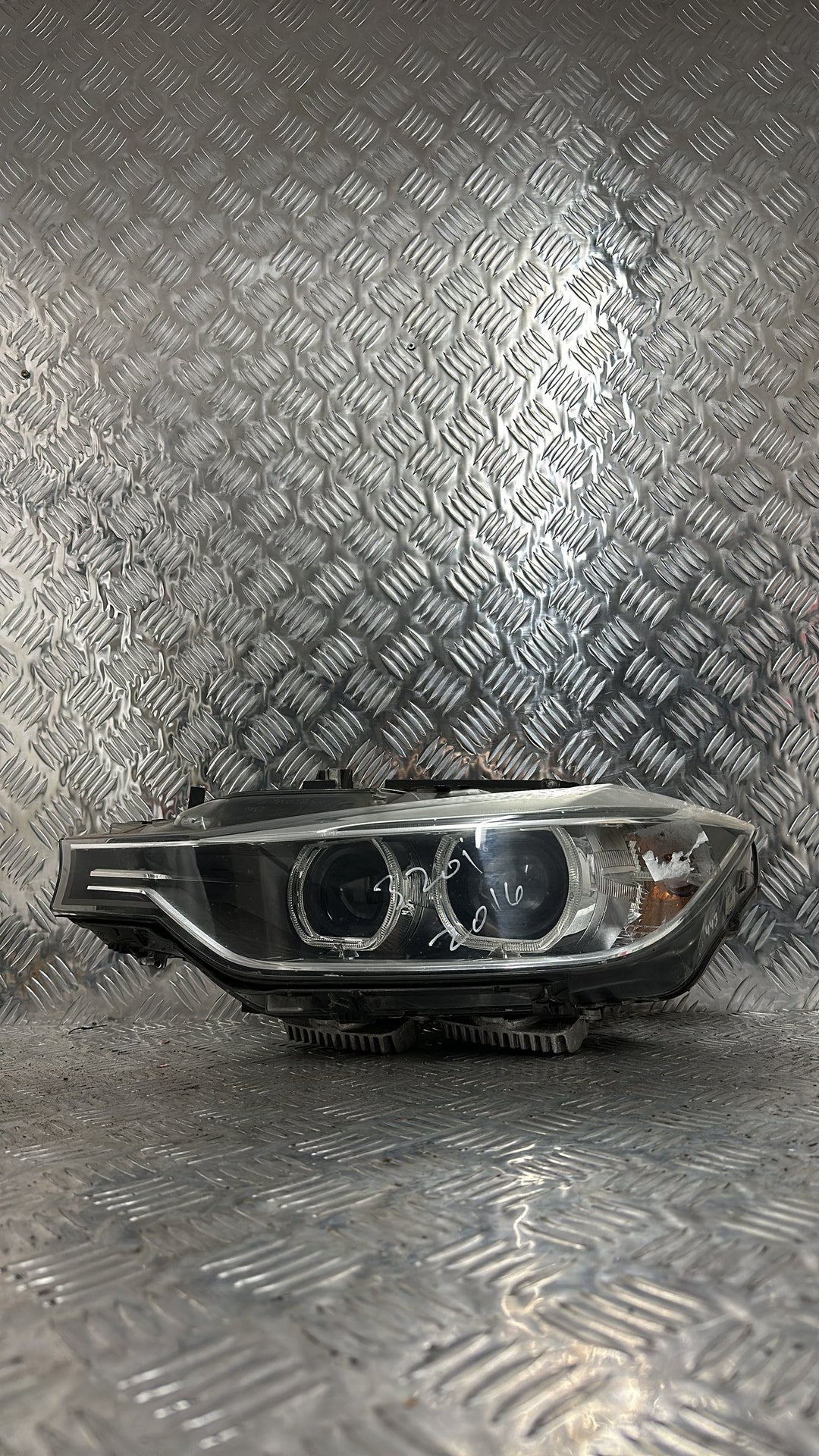 2015-2019 BMW 320i- Left Headlight PN: 63 11-7 338 703