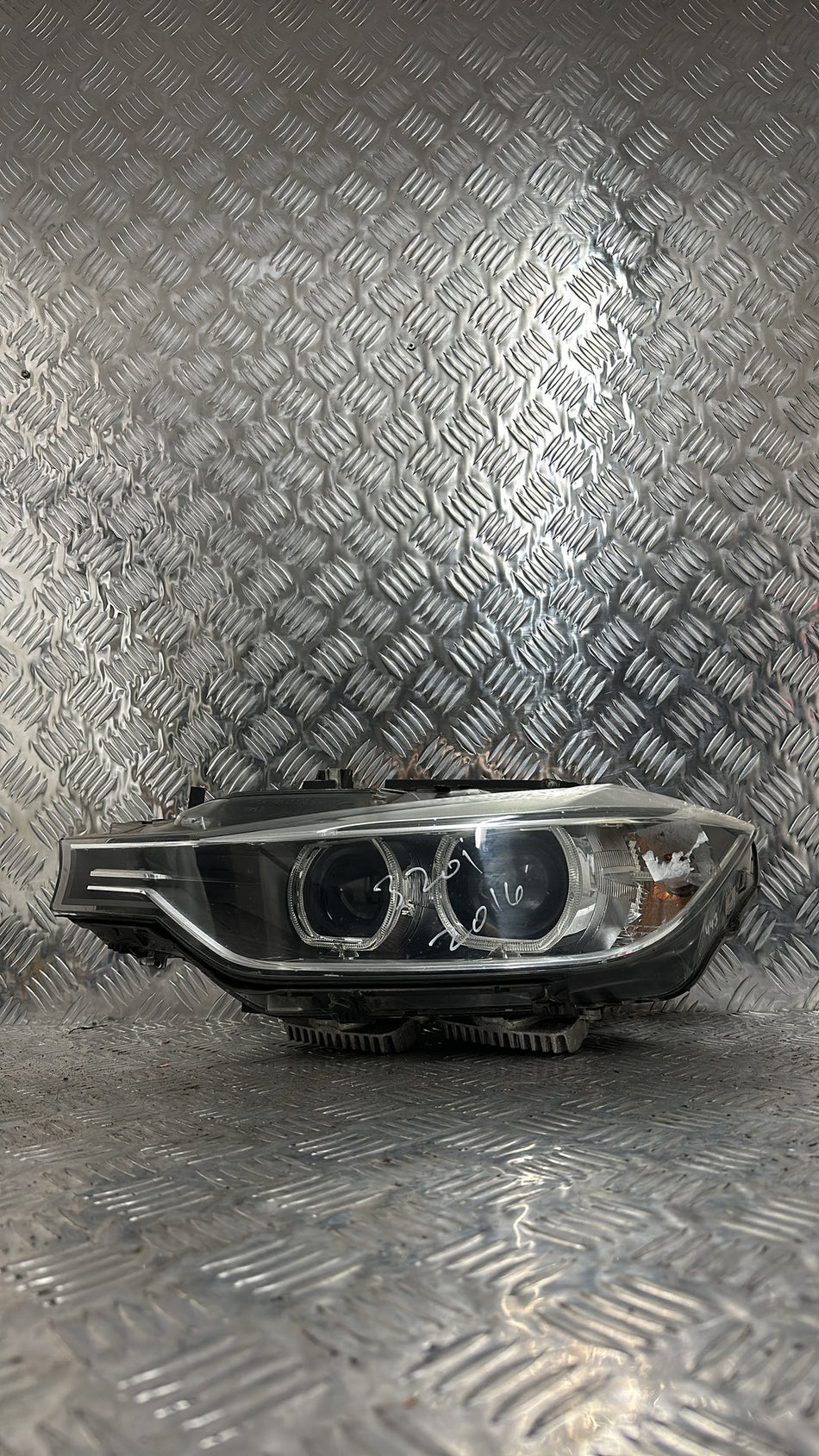 2015-2019 BMW 320i- Left Headlight PN: 63 11-7 338 703