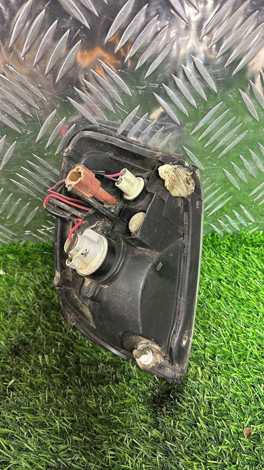 1997 - 2005 Nissan Navara Left Indicator ICHIKOH 3390
