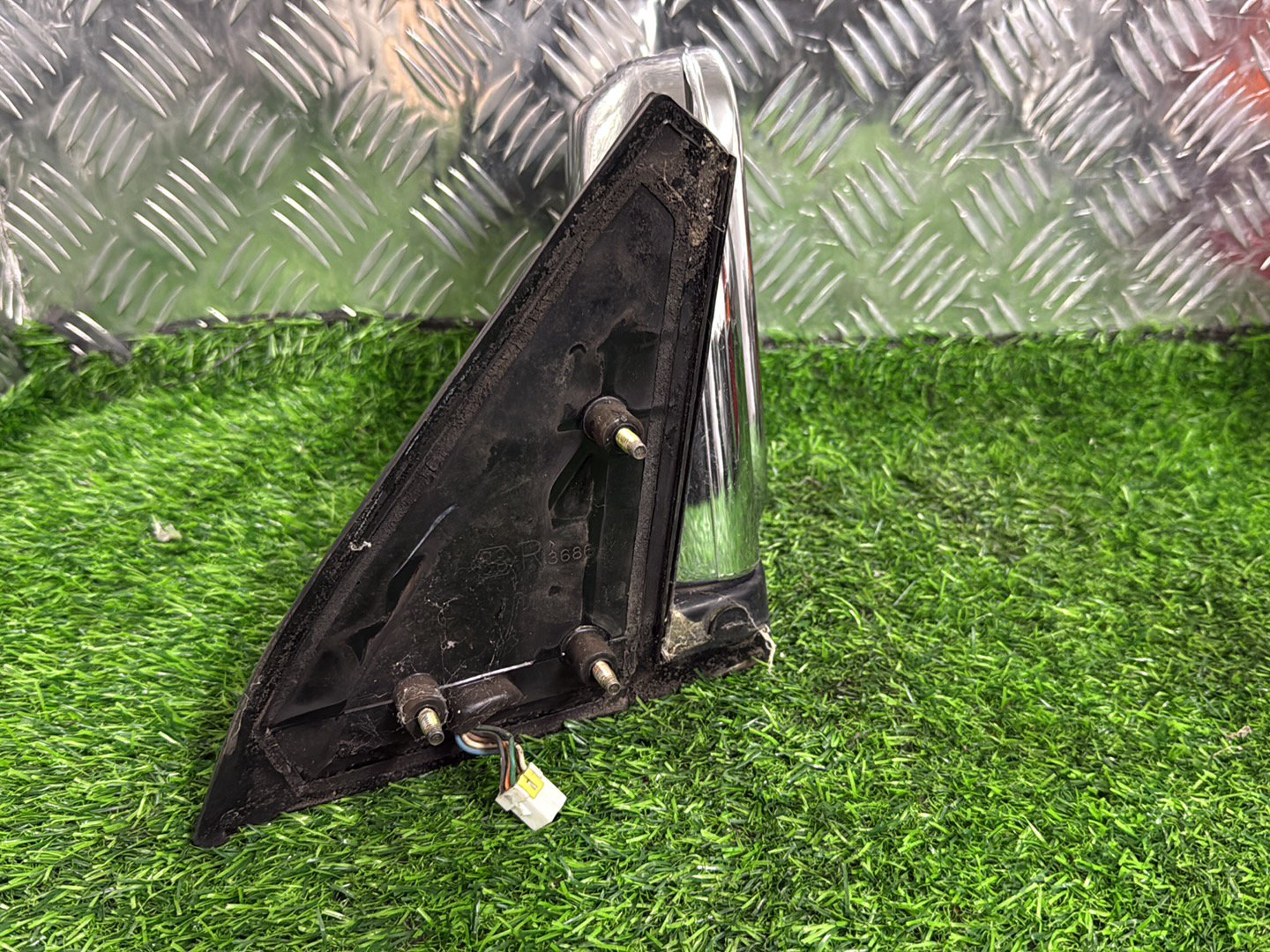 1991 - 1997 Mitsubishi Pajero Right Door Mirror 7 Wire